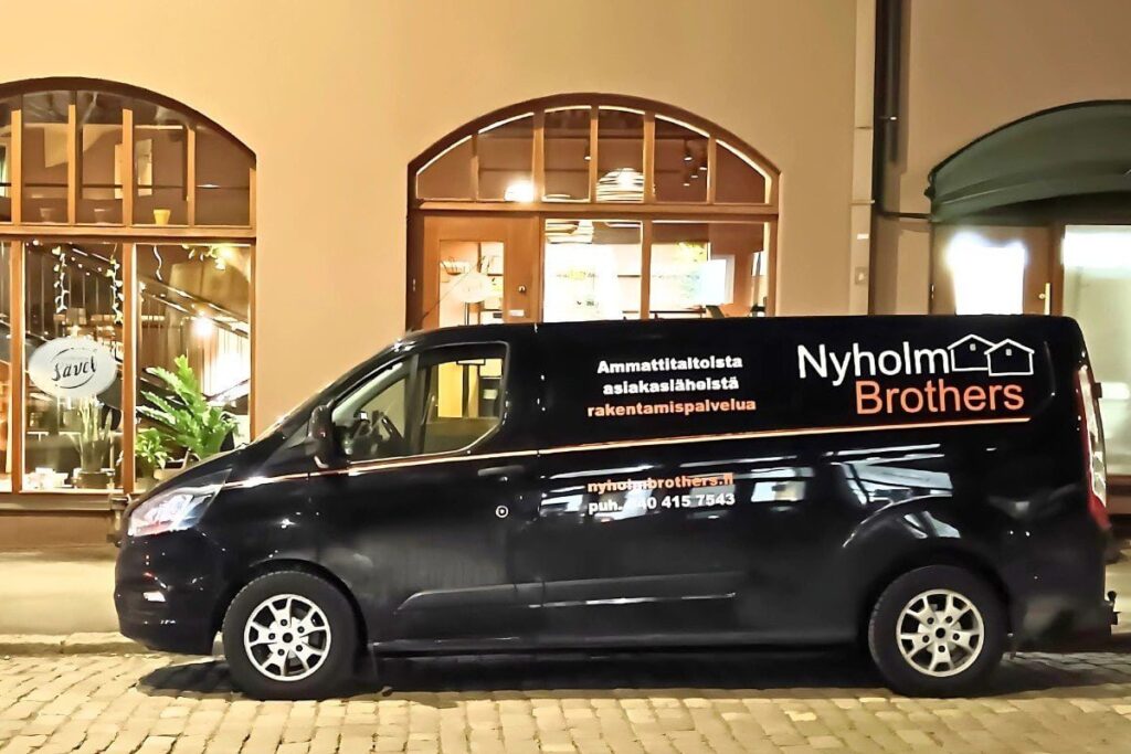 Nyholm Brothersin pakettiauto
